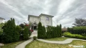 Casa individuala renovata teren 1000 mp panouri fotovolta...