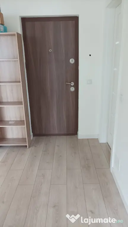 APARTAMENT 2 CAMERE + PARCARE IN ZONA VIVO FLORESTI
