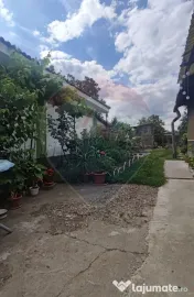 Casă cu 2 dormitoare si anexe gospodaresti de vanzare Ce...