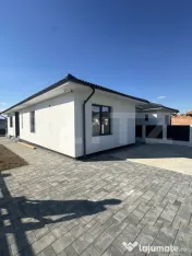 Casă modernă pe un singur nivel de vânzare – Strada Aer