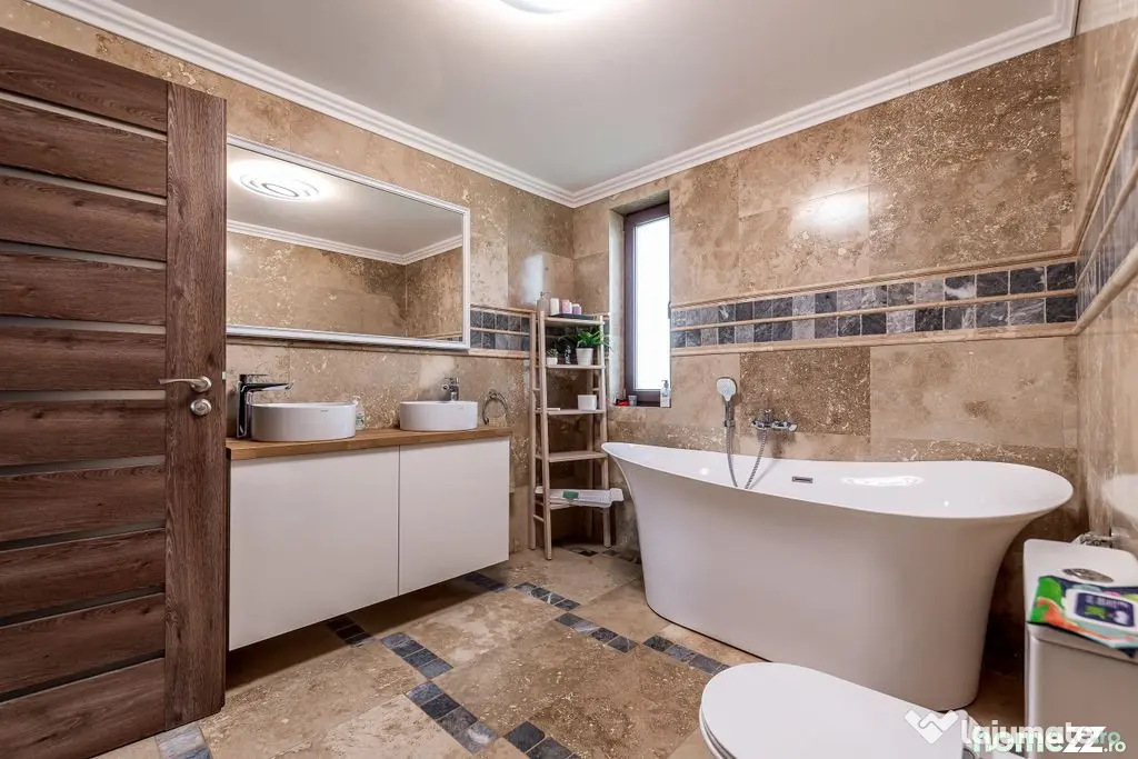 Rezervat Casa la cheie de vanzare in cartierul Europa, Vl...