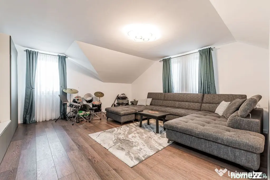 Rezervat Casa la cheie de vanzare in cartierul Europa, Vl...