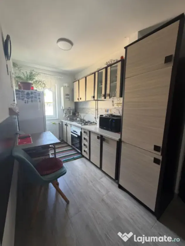 Apartament cu 2 camere, zona Hurmuzachi, Radauti
