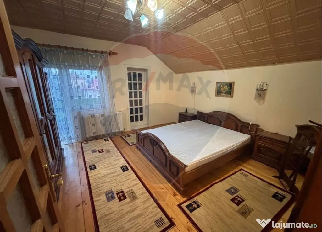 Casă de inciriat cu 4 dormitoare,Gradiste