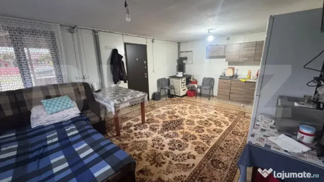 Casa cu teren de 2330 mp, anexa de 15 mp, zona Muntele Rece