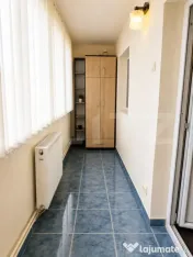 Apartament cu 3 camere de închiriat, zonă excelentă, apro 