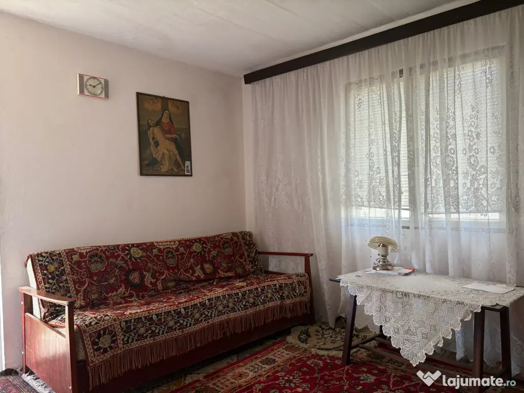 Casă curte grădină Calugareni 10 km de orașul Arad