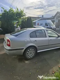 Vând autoturism skoda octavia