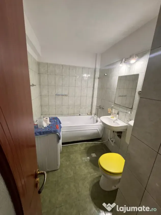 Apartament 3 Camere, 68 mp, Craiovita Noua, Promenada