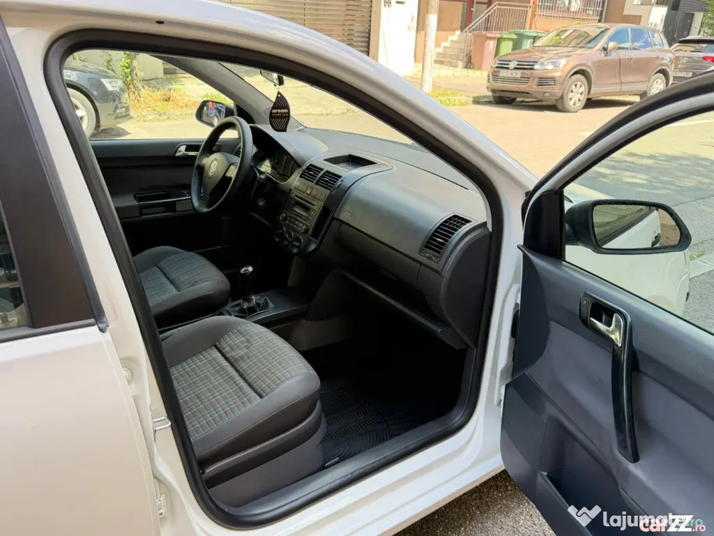 Volkswagen Polo Facelift 1 4 TDI 80CP 2009 Euro 4 AC Cauciucuri Noi M+S