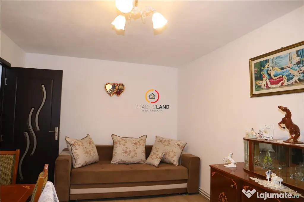 Luminos si spatios! Apartament 3 camere, decomandat, parter