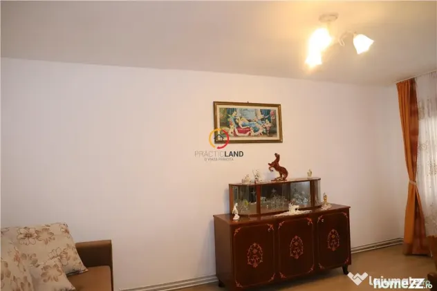 Luminos si spatios! Apartament 3 camere, decomandat, in Sace