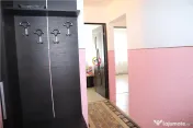 Luminos si spatios! Apartament 3 camere, decomandat, parter 