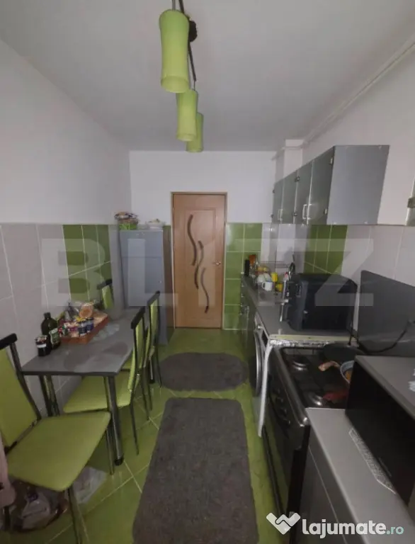 Apartament decomandat, balcon inchis, parcare inclusa in pre