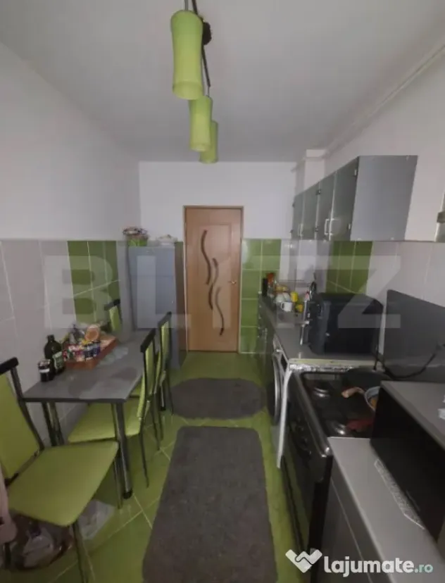 Apartament decomandat, balcon inchis, parcare inclusa in pre