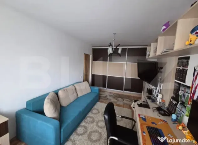 Apartament decomandat, balcon inchis, parcare inclusa in pre