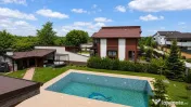 VILĂ INDIVIDUALĂ CU PISCINĂ 1.027 MP TEREN CLINCENI