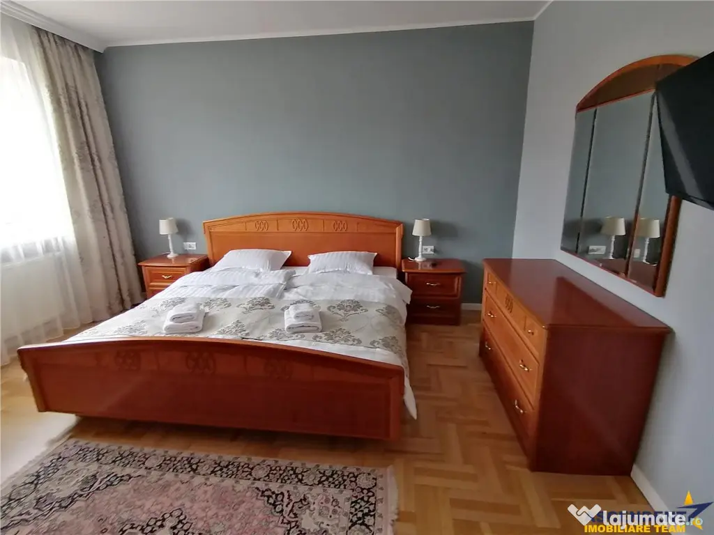 Proprietate deosebita, pe 4 camere, 140 mp, curte amenajata,