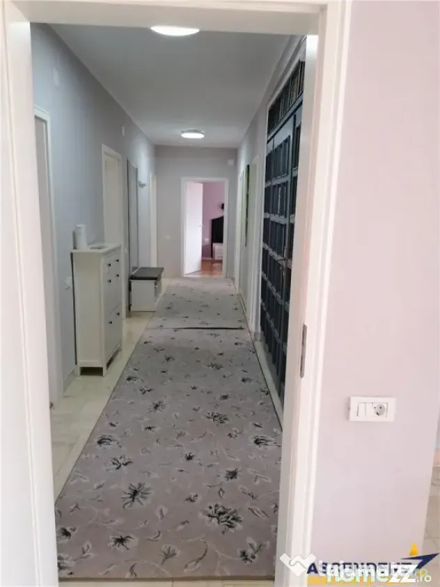 Proprietate deosebita, pe 4 camere, 140 mp, curte amenajata,