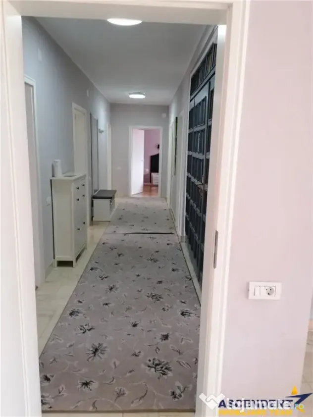 Proprietate deosebita, pe 4 camere, 140 mp, curte amenajata,