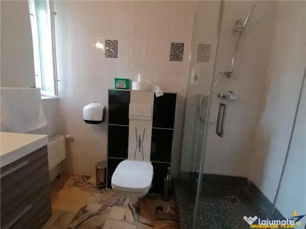 Proprietate deosebita, pe 4 camere, 140 mp, curte amenajata,