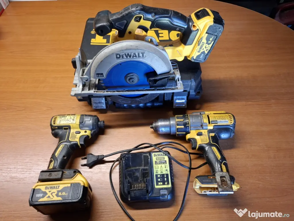 Vand set DeWALT cu 2 baterii