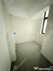 Apartament cu 3 camere si balcon in zona Calea Surii Mici di 