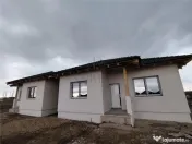 Duplex separat - Mosnita Noua- Teren 380mp - in apropiere 