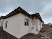 Duplex separat - Mosnita Noua- Teren 380mp - in apropiere 