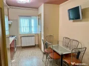 SPITALUL JUDETEAN - PARTER - BLOC IZOLAT - 3 CAMERE - BALCON 