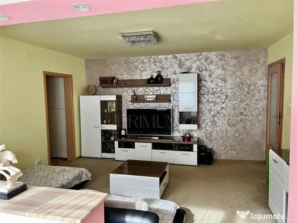 SPITALUL JUDETEAN - PARTER - BLOC IZOLAT - 3 CAMERE - BALCON