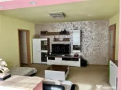 SPITALUL JUDETEAN - PARTER - BLOC IZOLAT - 3 CAMERE - BALCON 