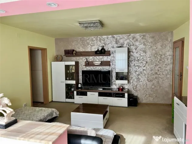 SPITALUL JUDETEAN - PARTER - BLOC IZOLAT - 3 CAMERE - BALCON