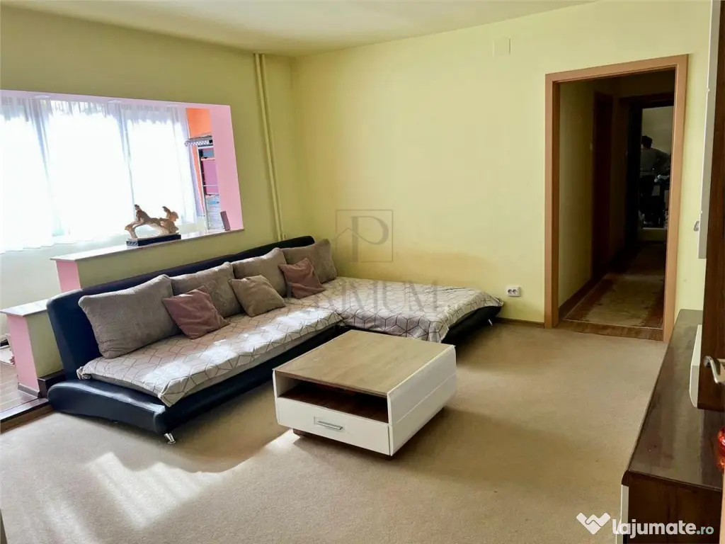 SPITALUL JUDETEAN - PARTER - BLOC IZOLAT - 3 CAMERE - BALCON