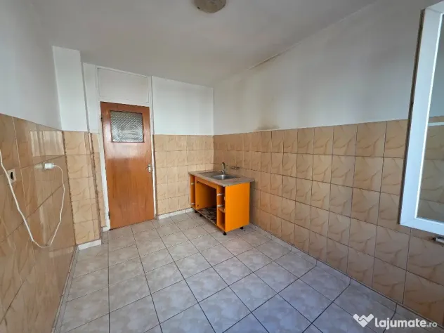 Apartament 3 camere Bvd. Chisinau | Bloc 1986 | anvelopat | Comision 0