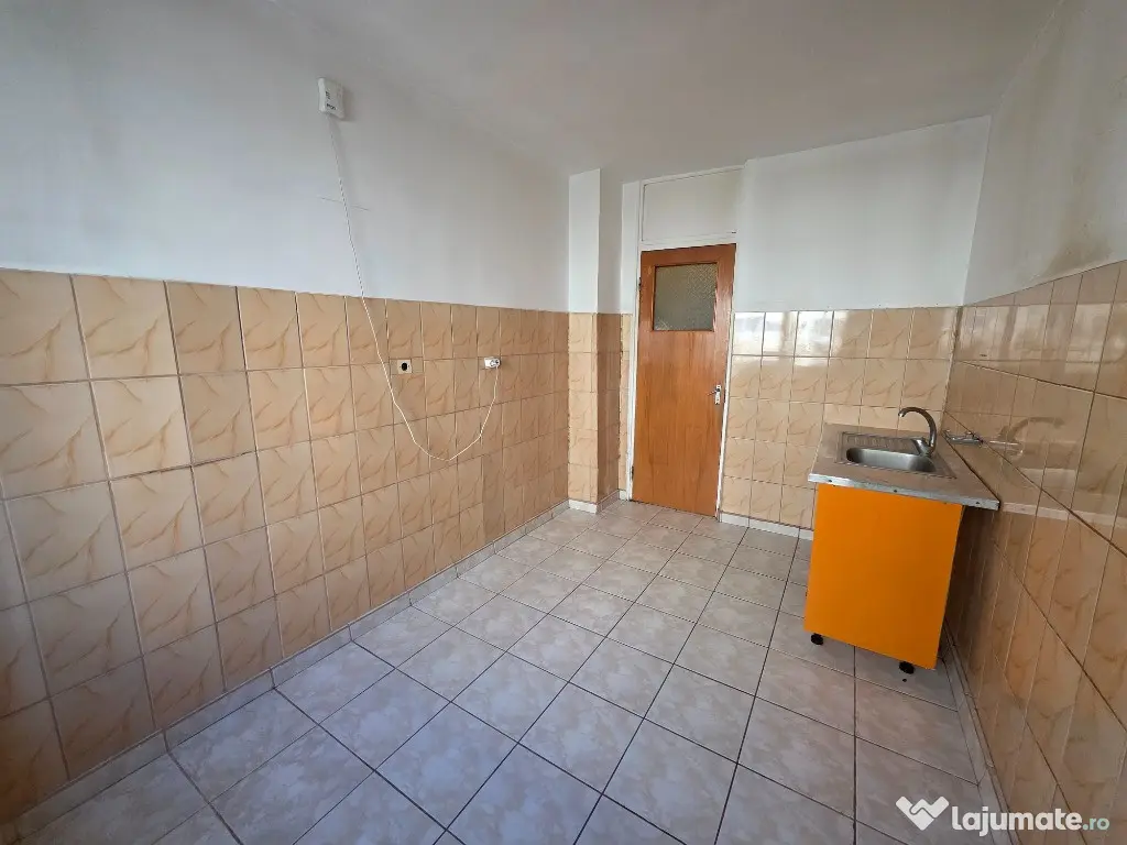 Apartament 3 camere Bvd. Chisinau | Bloc 1986 | anvelopat | Comision 0