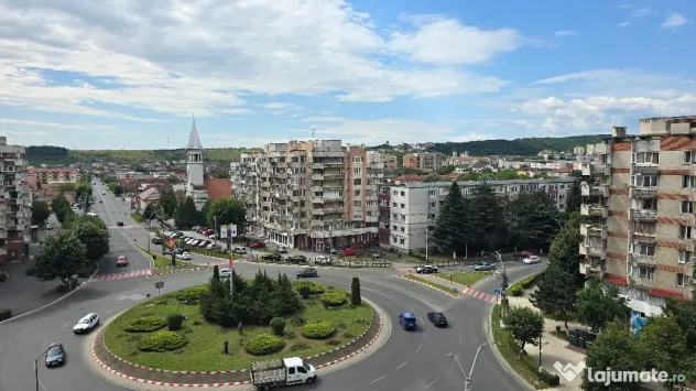 Vand apartament 2 camere decomandat in Deva, 22 Decembrie, mobilat