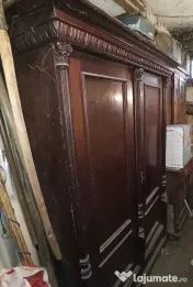 Mobilă veche două corpuri 