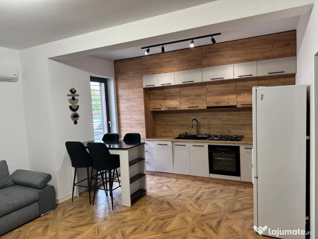 Inchiriez ap. 2 camere bloc nou