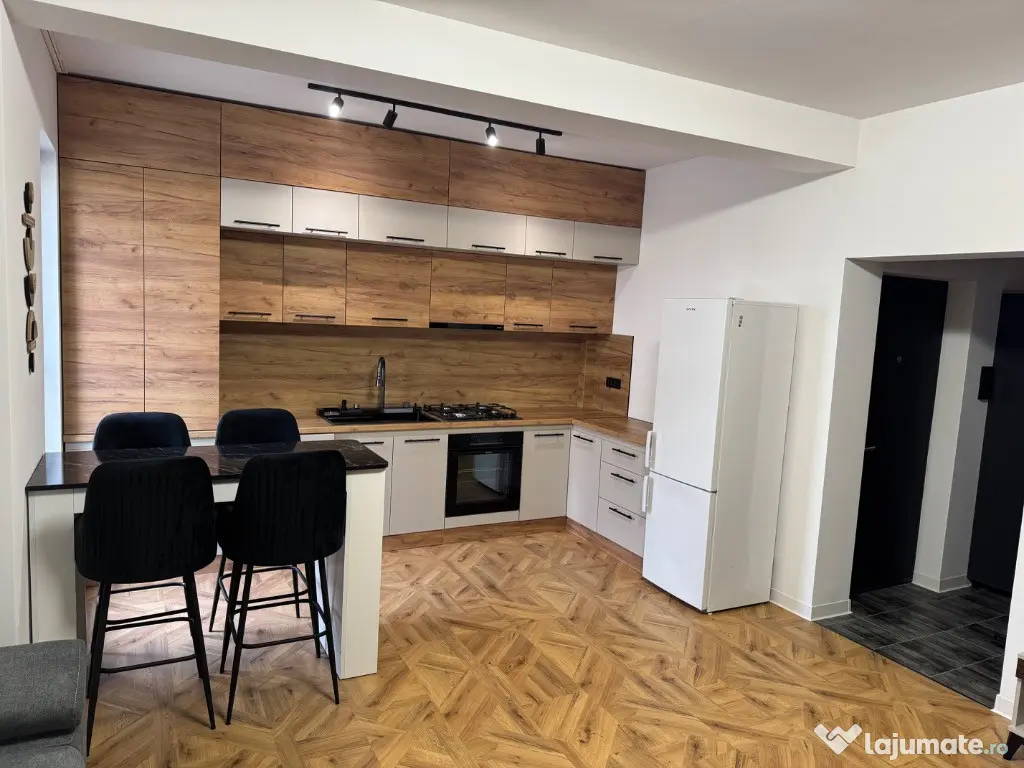 Inchiriez ap. 2 camere bloc nou