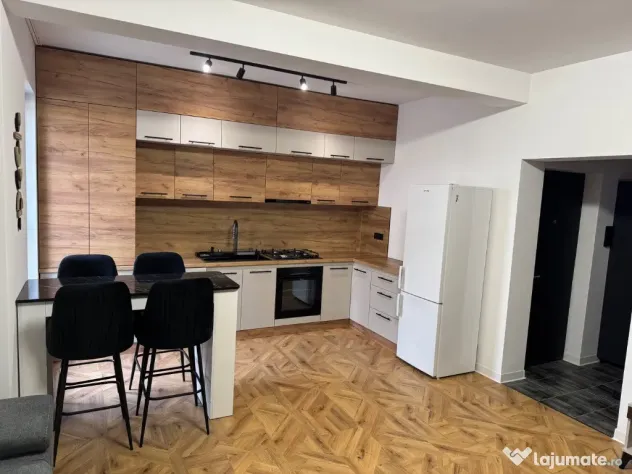 Inchiriez ap. 2 camere bloc nou
