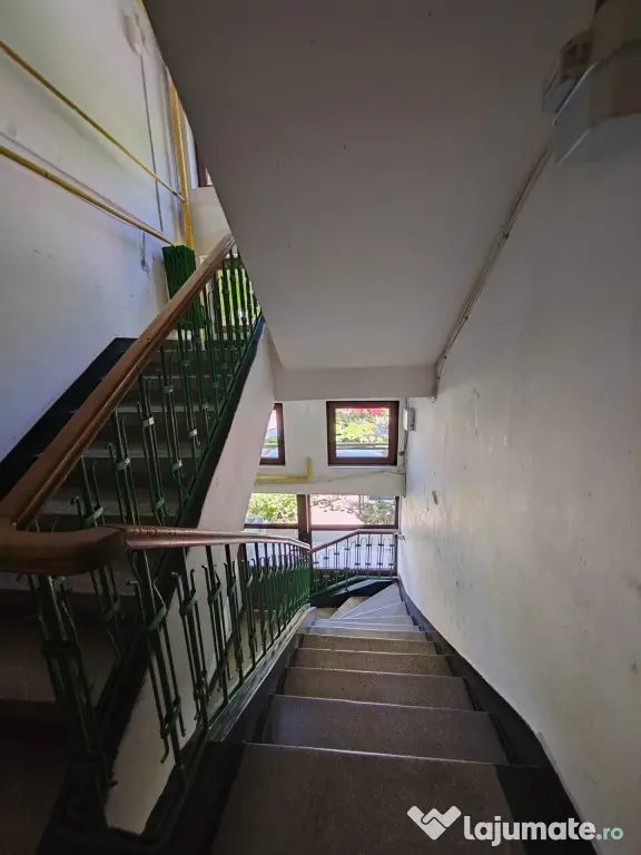 Garsoniera etaj 1 din 3, zona Sud, complet mobilat și utila