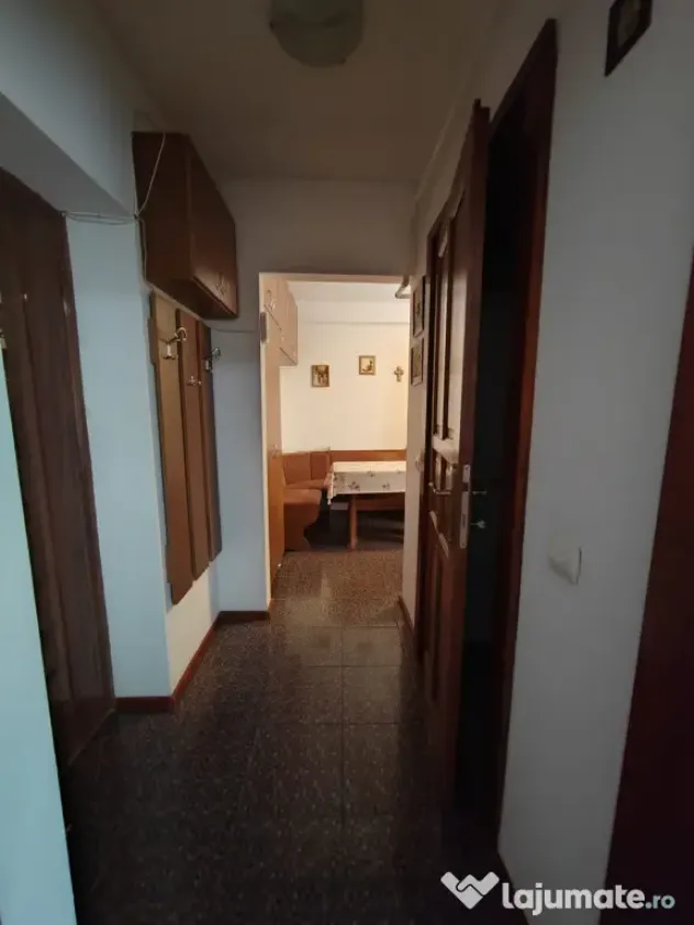 Garsoniera etaj 1 din 3, zona Sud, complet mobilat și utila
