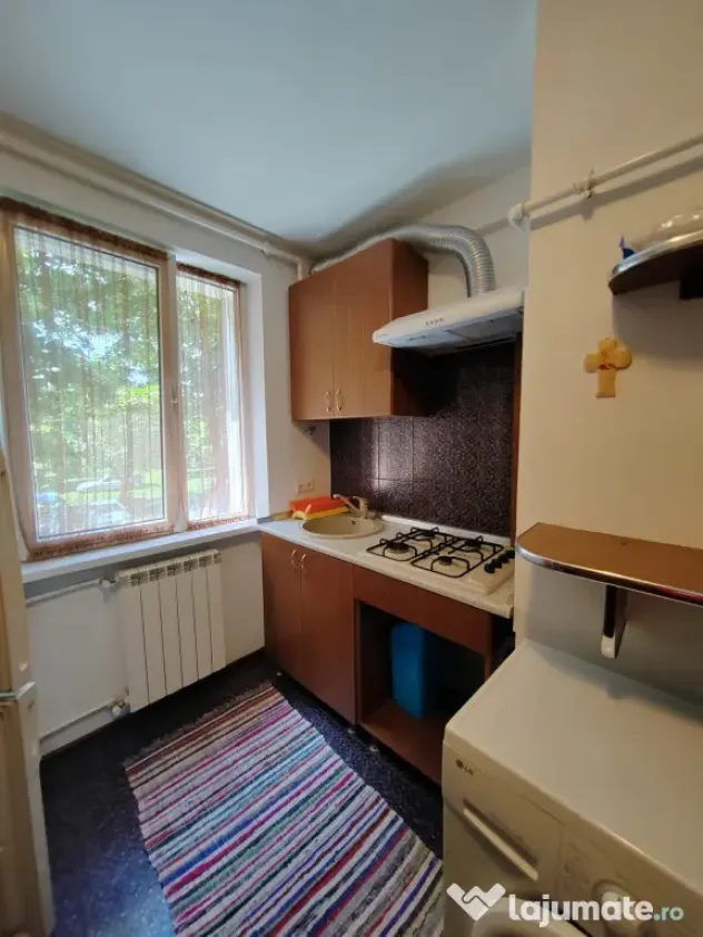 Garsoniera etaj 1 din 3, zona Sud, complet mobilat și utila