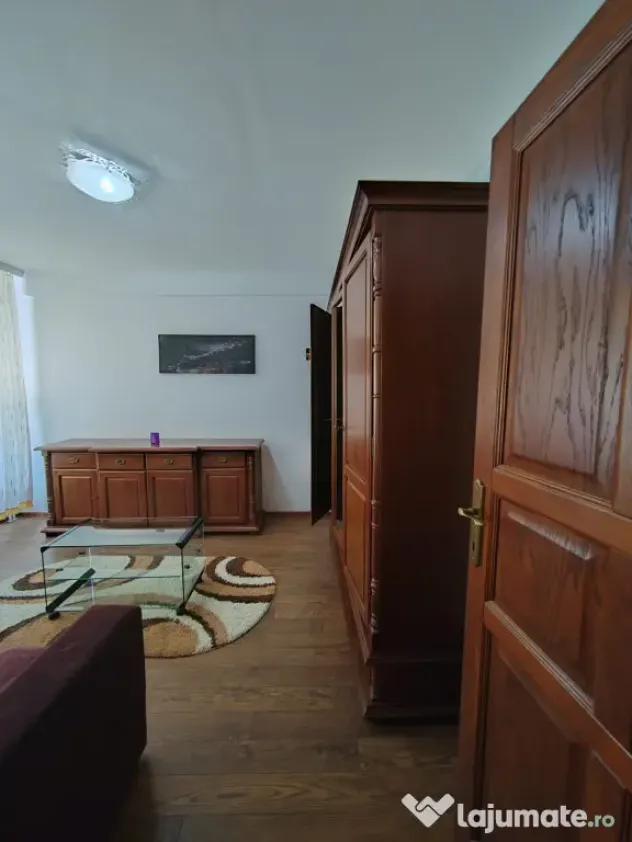 Garsoniera etaj 1 din 3, zona Sud, complet mobilat și utila