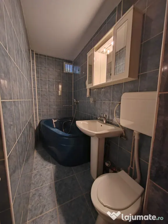 Garsoniera etaj 1 din 3, zona Sud, complet mobilat și utila