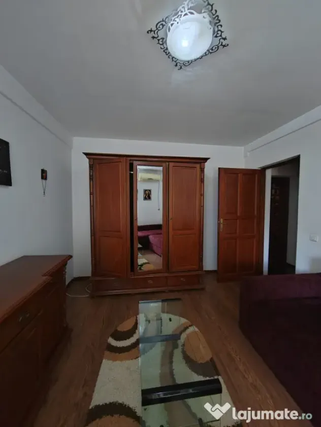 Garsoniera etaj 1 din 3, zona Sud, complet mobilat și utila