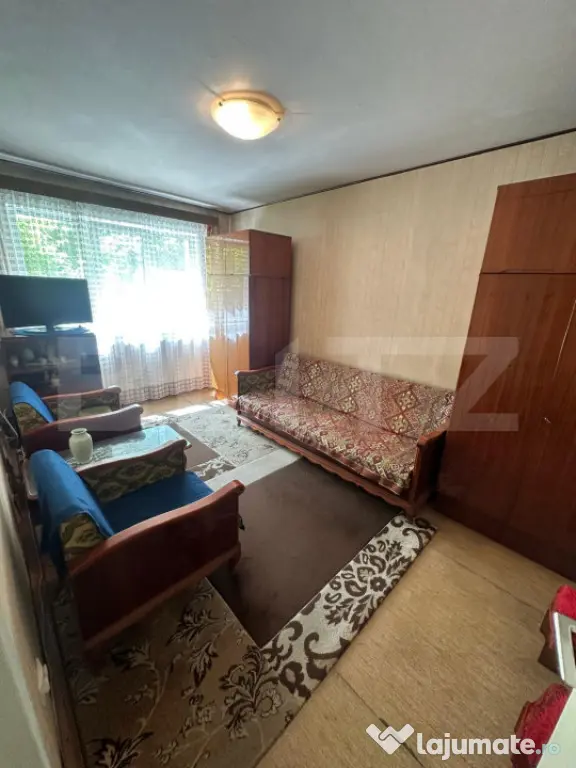 Apartament 3 camere decomandate, boxă, centrală, zona Prim