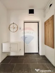 Prima închiriere Apartament 3 camere Atria 90 mp piscină 