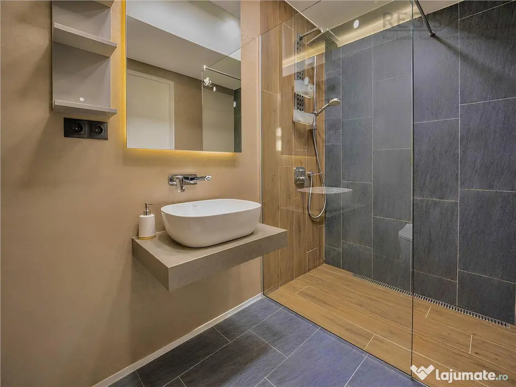 Apartament central cu 3 camere si parcare in Cosmopolit
